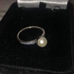 Like New Pearl Pandora Ring